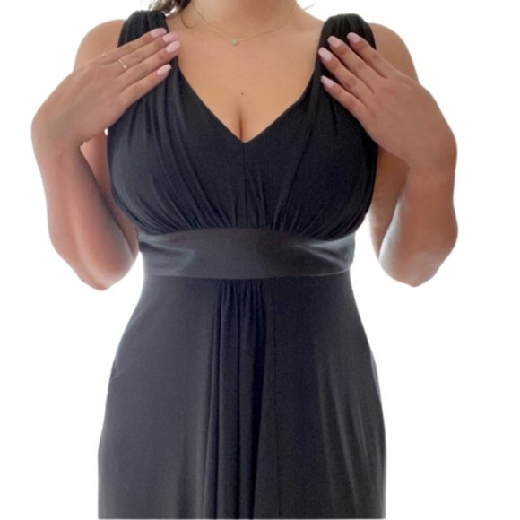 Jones Wear Dresses & Skirts - JONES WEAR V NECK BLACK DRESS